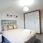 Holden Court Apartments - Apt 6